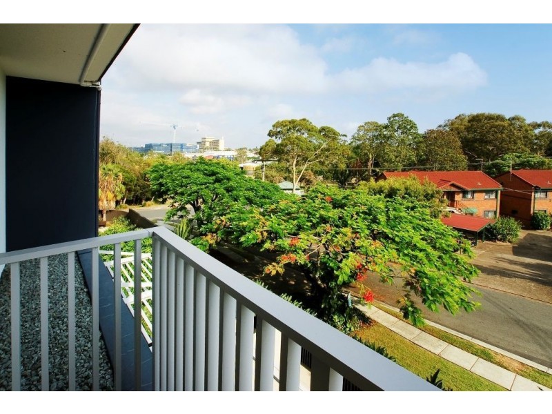 202/25 Dix Street, Redcliffe QLD 4020