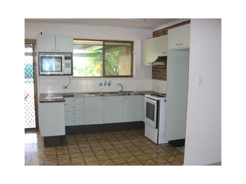 14 Beacon Crescent, Scarborough QLD 4020