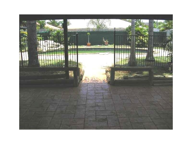 14 Beacon Crescent, Scarborough QLD 4020