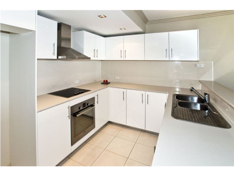 701/87-89 Landsborough Avenue, Scarborough QLD 4020