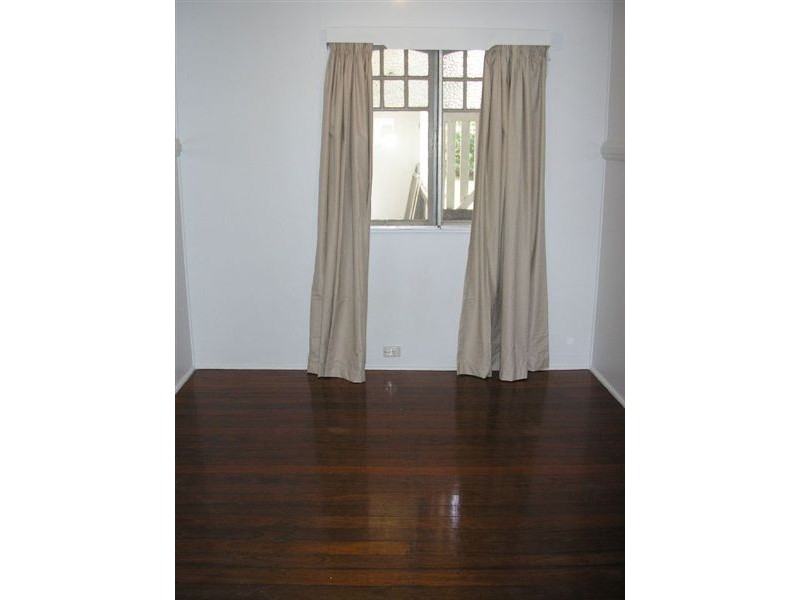 2A Shields Street, Redcliffe QLD 4020