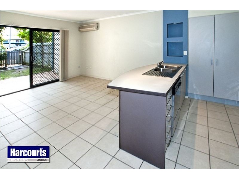 2/82 Mein Street, Scarborough QLD 4020