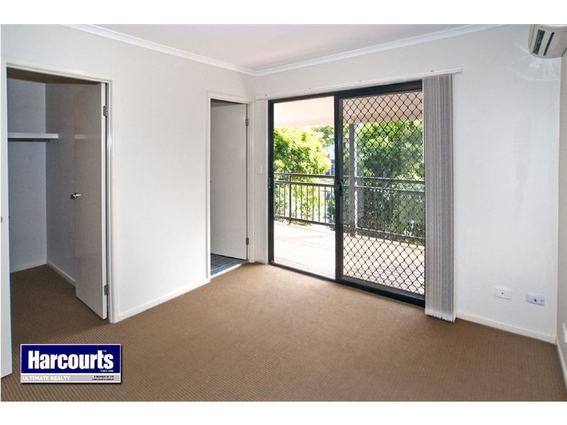 2/82 Mein Street, Scarborough QLD 4020