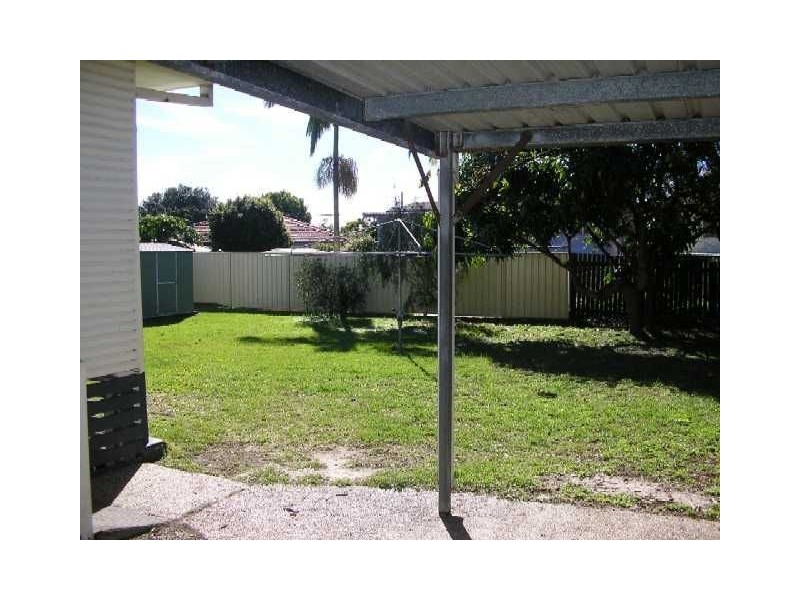 10 Edwin St, Redcliffe QLD 4020