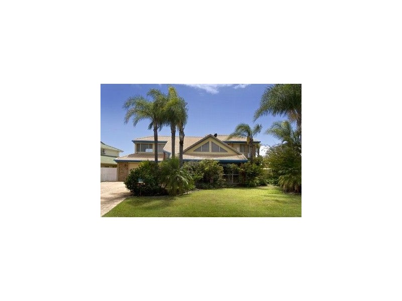 4 Ranger, Scarborough QLD 4020