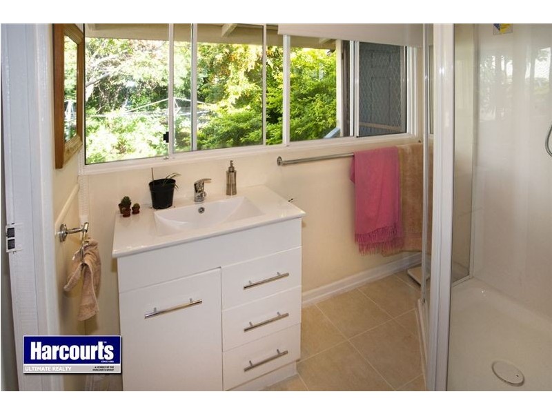 11 James Street, Scarborough QLD 4020