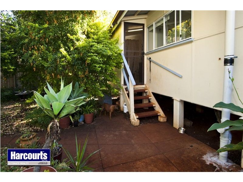 11 James Street, Scarborough QLD 4020