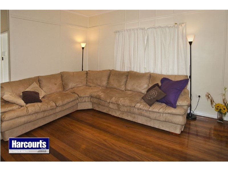 11 James Street, Scarborough QLD 4020