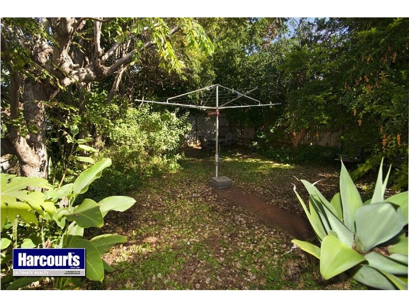 11 James Street, Scarborough QLD 4020
