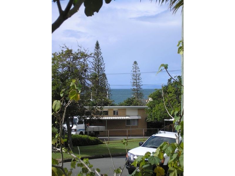 11 James Street, Scarborough QLD 4020