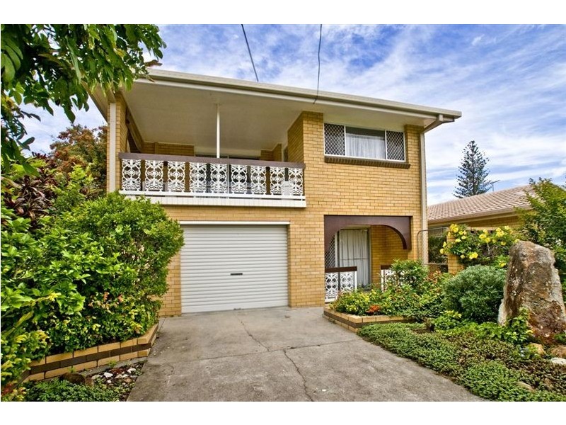 17 Thurecht Parade, Scarborough QLD 4020
