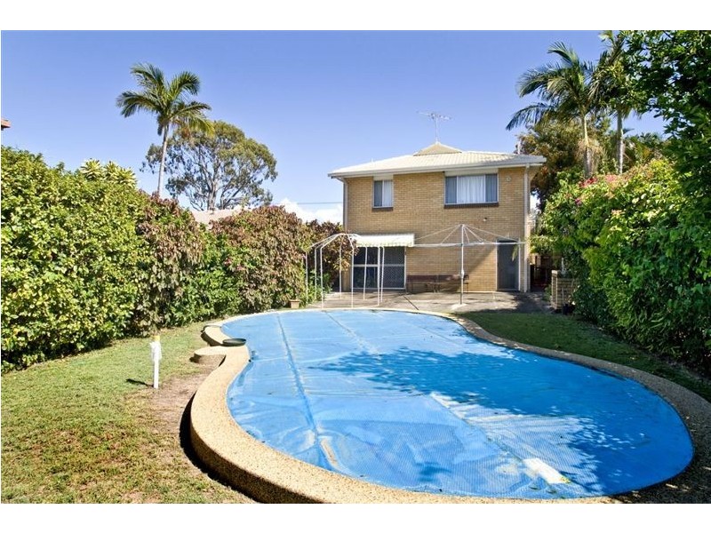 17 Thurecht Parade, Scarborough QLD 4020