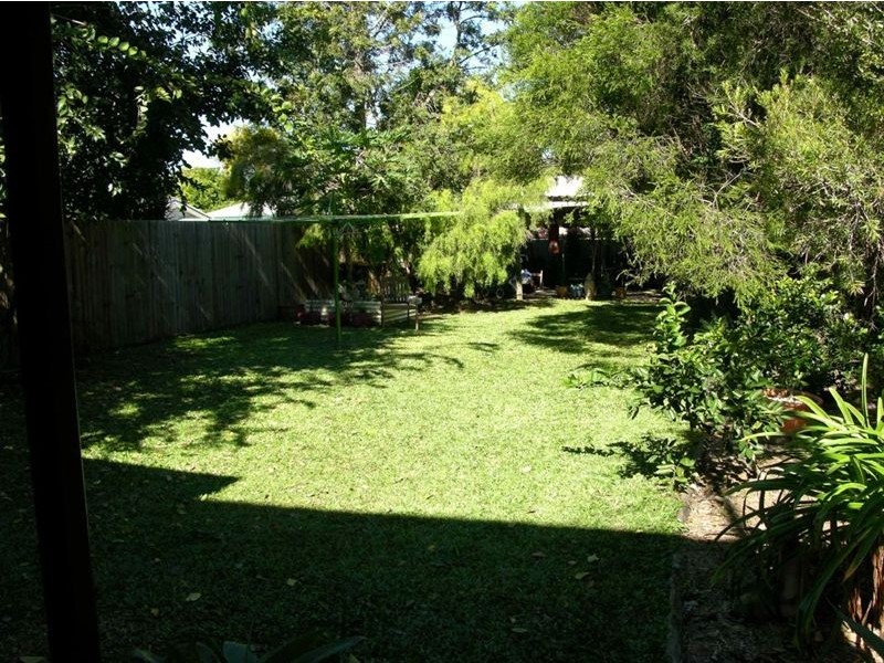 1 Westbrook Steet, Woody Point QLD 4019