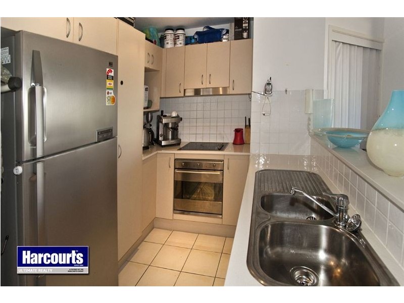 8/5 Rock Street, Scarborough QLD 4020