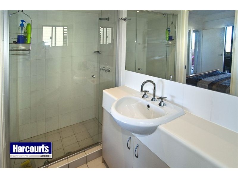 8/5 Rock Street, Scarborough QLD 4020