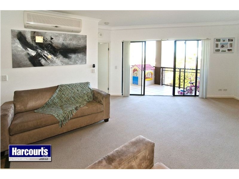 8/5 Rock Street, Scarborough QLD 4020