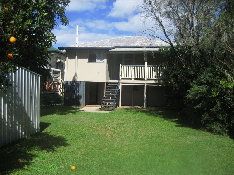 8 Adams St, Scarborough QLD 4020