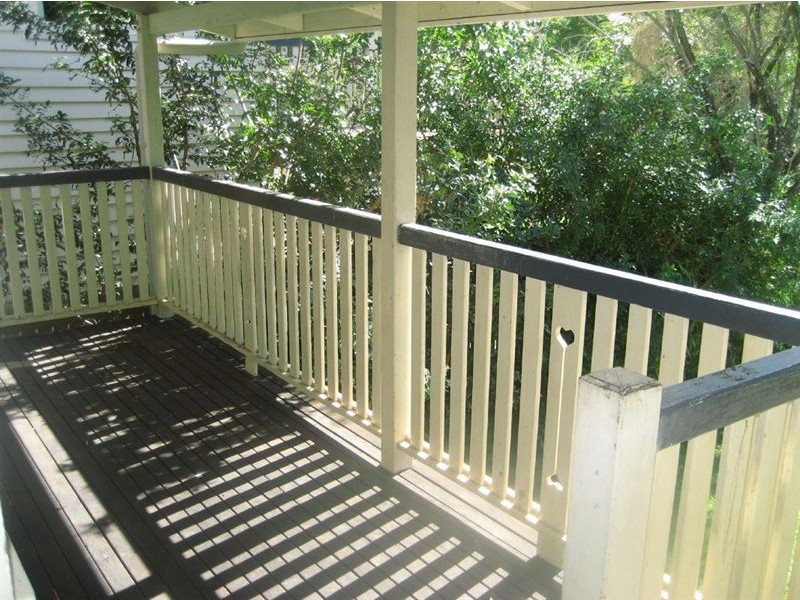 8 Adams St, Scarborough QLD 4020