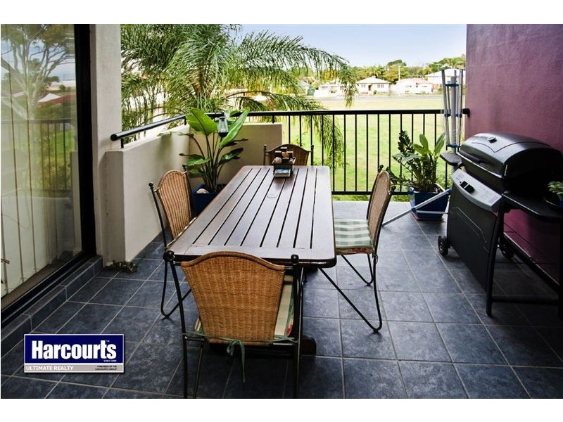 4/11 McNaughton Street, Redcliffe QLD 4020