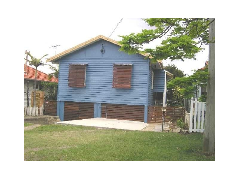 5 Victoria Avenue, Woody Point QLD 4019