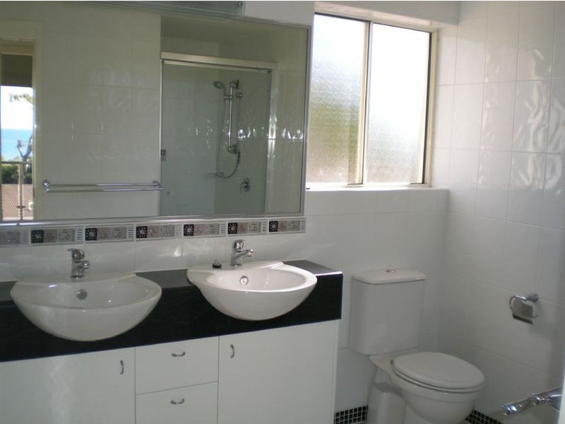 4/72 Sutton Street, Redcliffe QLD 4020