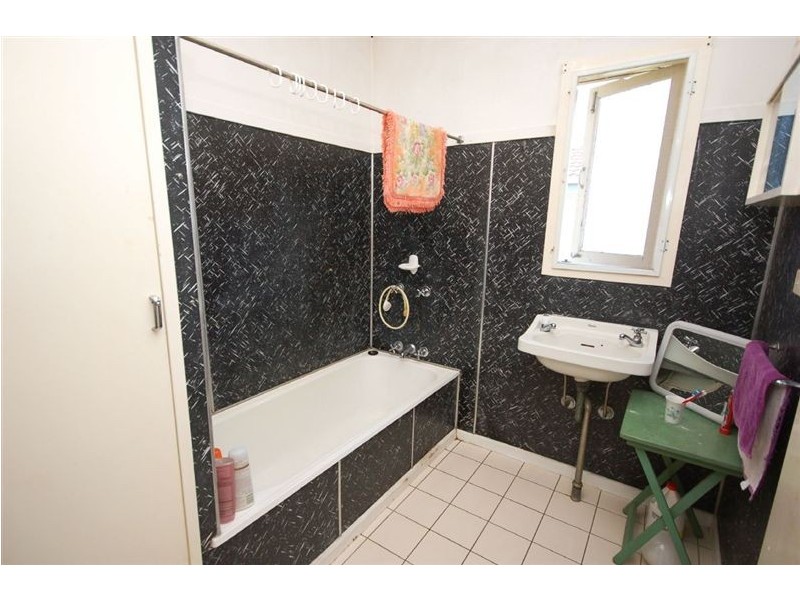 27 Essey Street, Clontarf QLD 4019