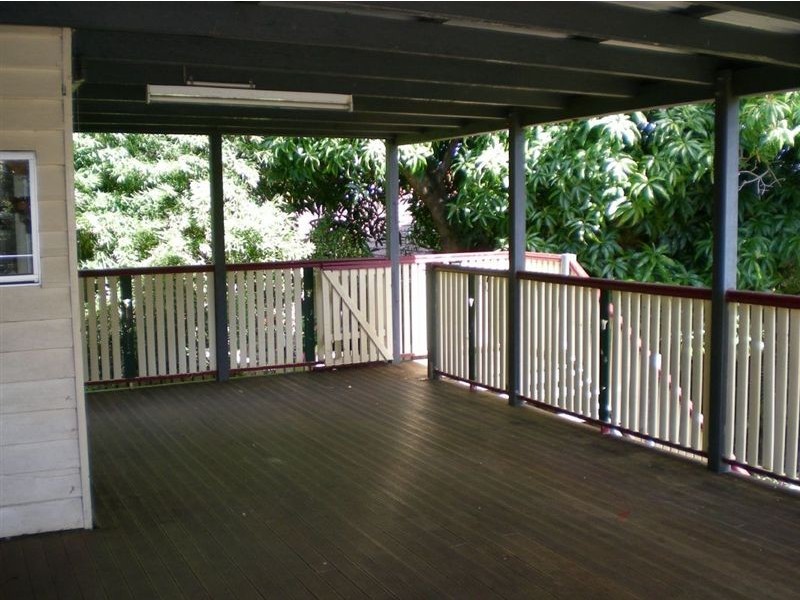 8 Lancaster Avenue, Redcliffe QLD 4020