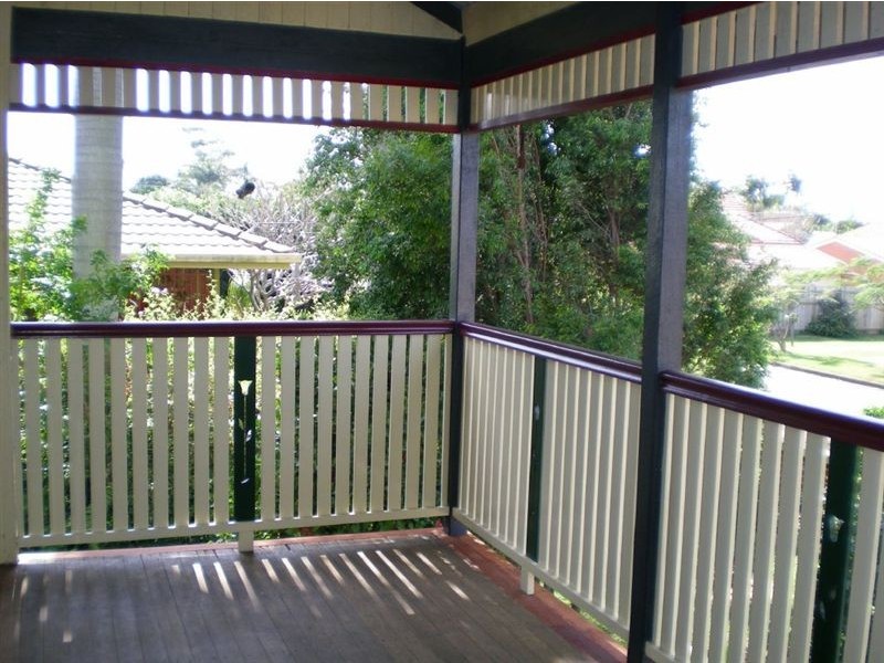 8 Lancaster Avenue, Redcliffe QLD 4020