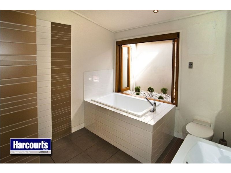 97 Landsborough Avenue, Scarborough QLD 4020