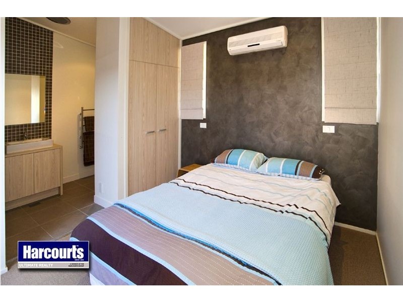 97 Landsborough Avenue, Scarborough QLD 4020