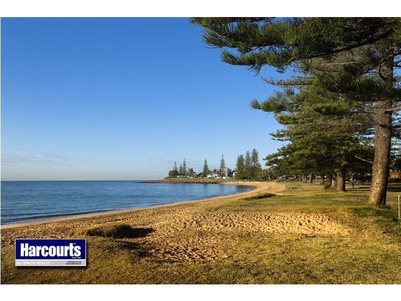 97 Landsborough Avenue, Scarborough QLD 4020