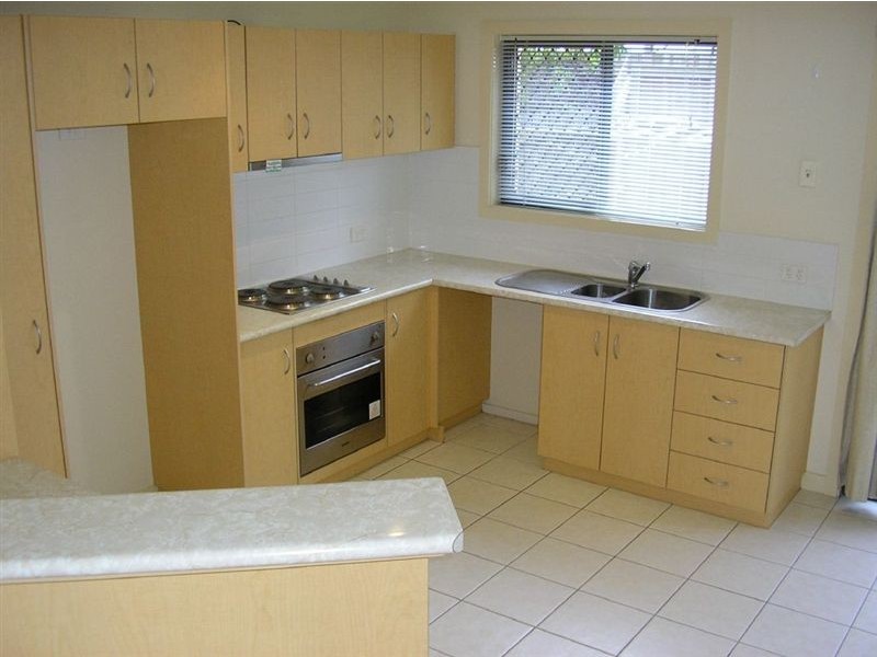 2/8 Langdon Avenue, Margate QLD 4019