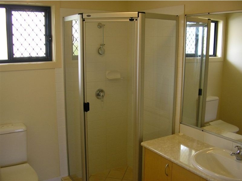 2/8 Langdon Avenue, Margate QLD 4019