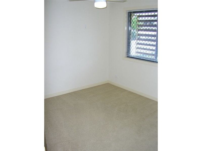 2/8 Langdon Avenue, Margate QLD 4019