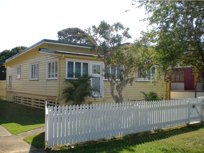 28 Weaber Street, Clontarf QLD 4019