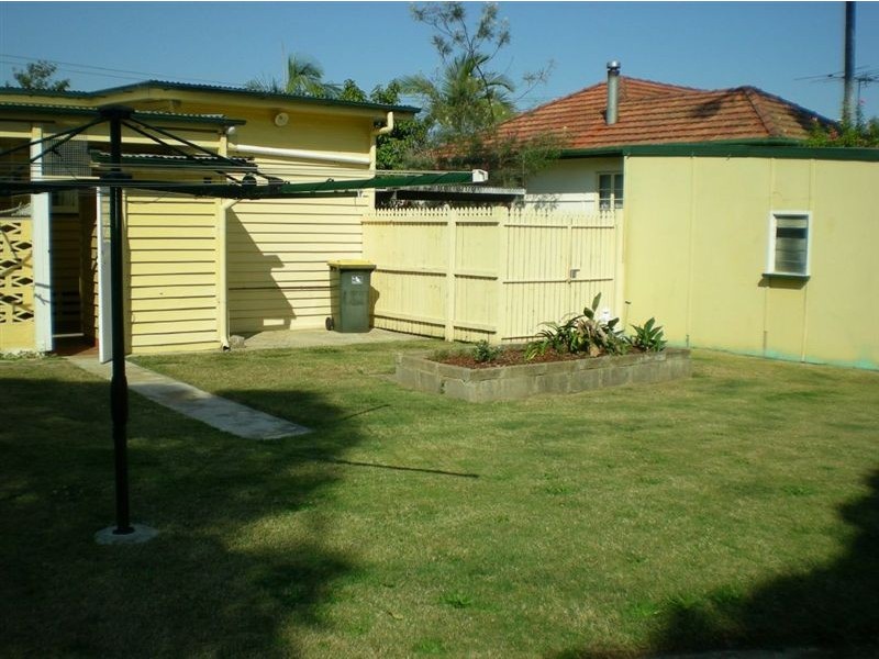28 Weaber Street, Clontarf QLD 4019