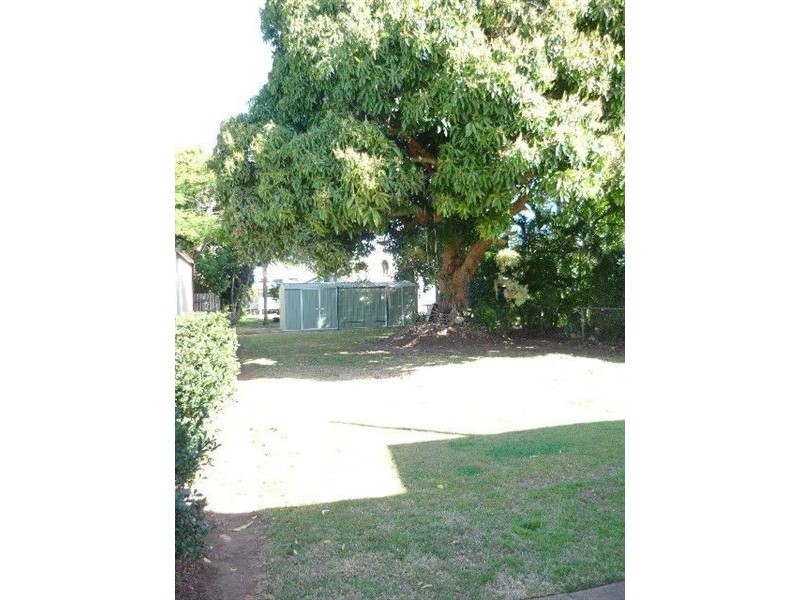 7 Frank Street, Scarborough QLD 4020