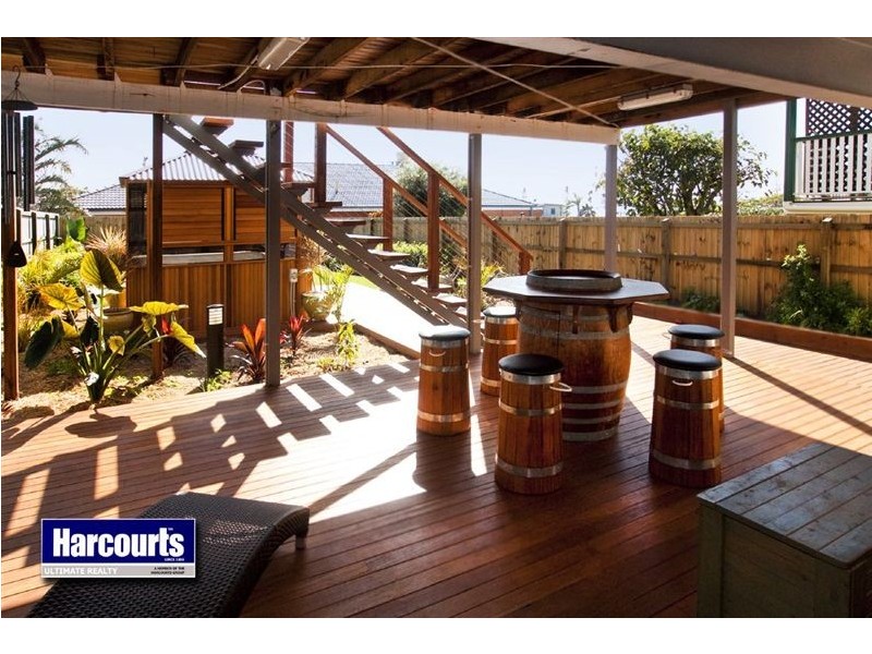 6 James Street, Scarborough QLD 4020