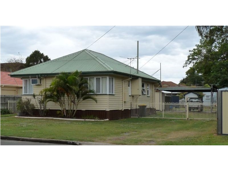 32 Blakeney Street, Woody Point QLD 4019