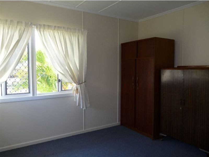 32 Blakeney Street, Woody Point QLD 4019