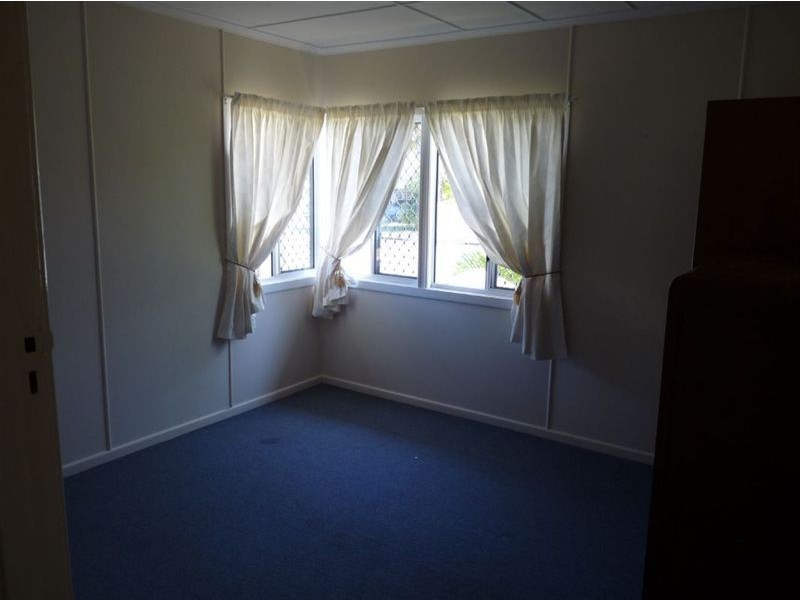 32 Blakeney Street, Woody Point QLD 4019