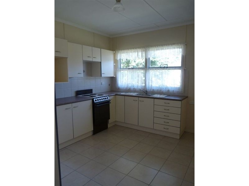 32 Blakeney Street, Woody Point QLD 4019