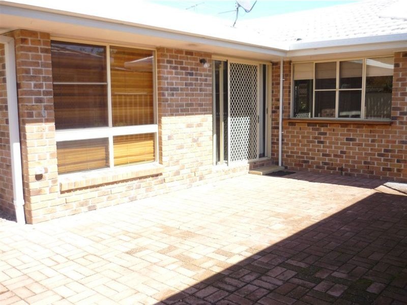 100 Cambridge Street, Rothwell QLD 4022