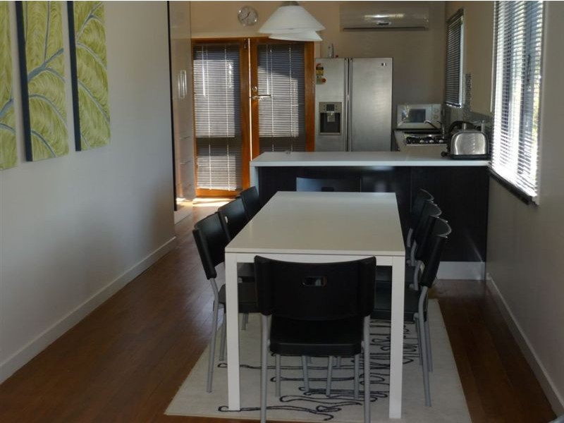 101 Dover Road, Redcliffe QLD 4020