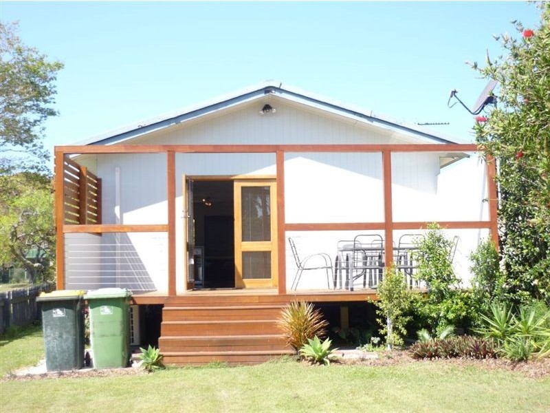 101 Dover Road, Redcliffe QLD 4020