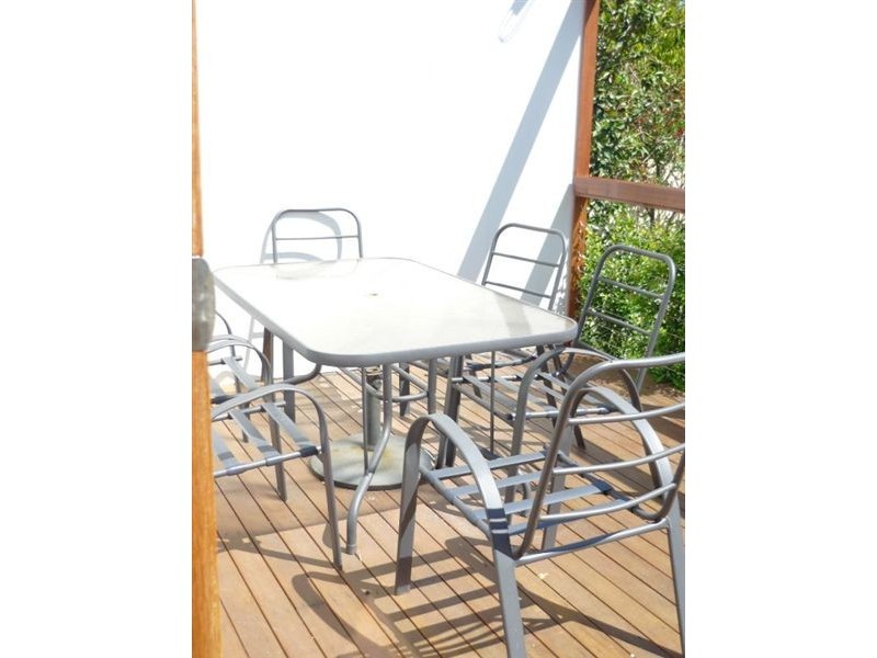 101 Dover Road, Redcliffe QLD 4020