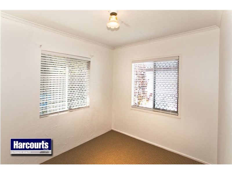 11 Centaur Street, Redcliffe QLD 4020