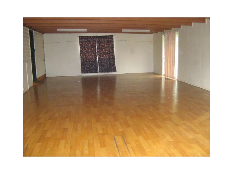 27 High street, Brighton QLD 4017