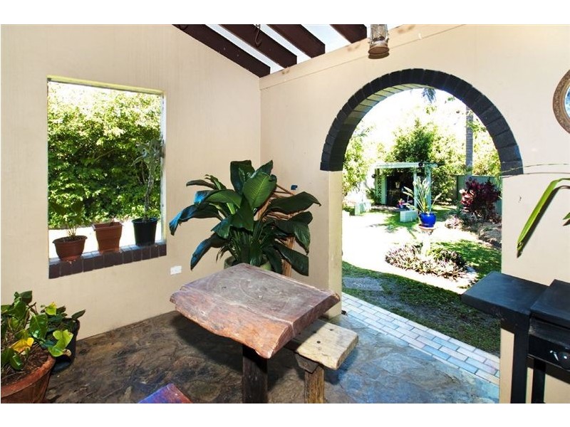 9 Pinewood Street, Redcliffe QLD 4020