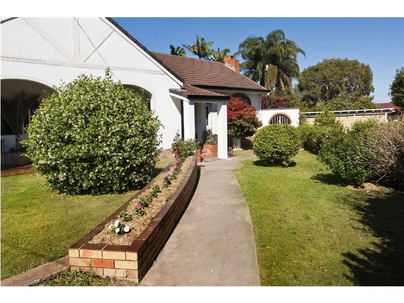 9 Pinewood Street, Redcliffe QLD 4020